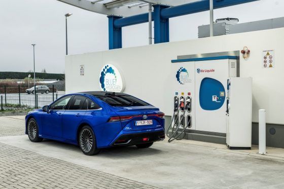 Samochód wodorowy - Toyota Mirai. Fot: Toyota